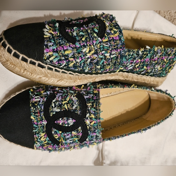 Chanel tweed espadrilles size 36 - Picture 3 of 8
